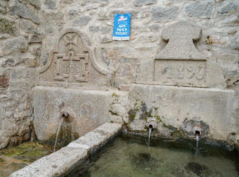 El Ayuntamiento inaugura el nuevo entorno de La Guizuela tras las mejoras en su histórica fuente pública