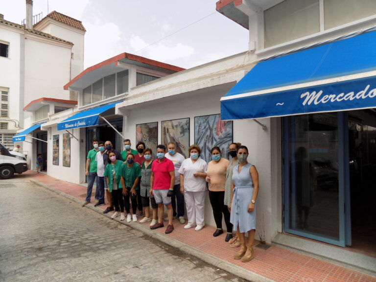 El Ayuntamiento de Villanueva de Córdoba actualiza y renueva la imagen del mercado municipal