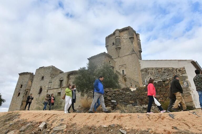 Unas 1.300 personas participarán en las visitas guiadas al Castillo de Belalcázar organizadas por la Junta hasta mayo