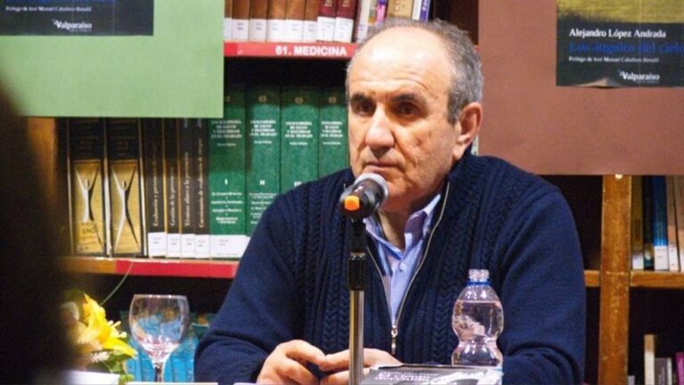 El escritor Alejandro López Andrada gana la XIV edición del premio internacional de poesía Claudio Rodríguez