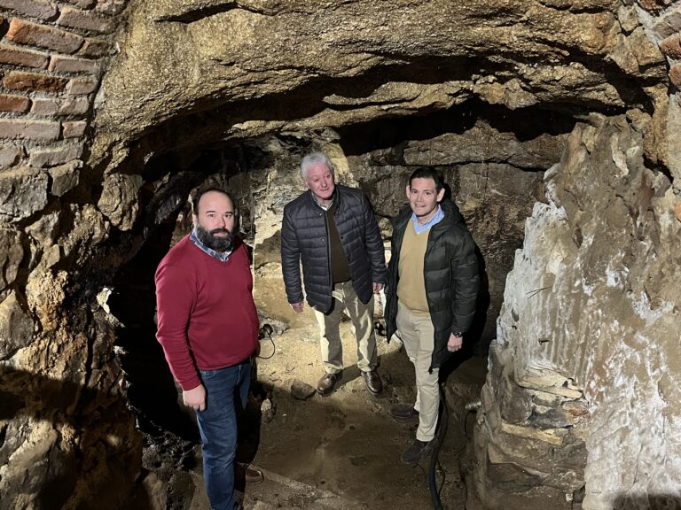 El Ayuntamiento de Pedroche presenta el proyecto ‘Cuevas del vino’ para recuperar la memoria y la historia de la viticultura en la comarca de Los Pedroches