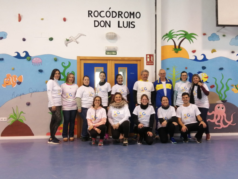 El colegio Ginés de Sepúlveda pone el nombre del profesor y entrenador de atletismo, D. Luis Sánchez a su rocódromo