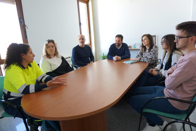 La Delegación de Empleo respalda la primera experiencia profesional de jóvenes en los ayuntamientos de Alcaracejos y Villanueva del Duque