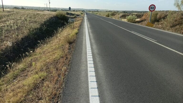 Las obras de mantenimiento y conservación de la carretera A-422, en Belalcázar, obligan al corte parcial de la vía