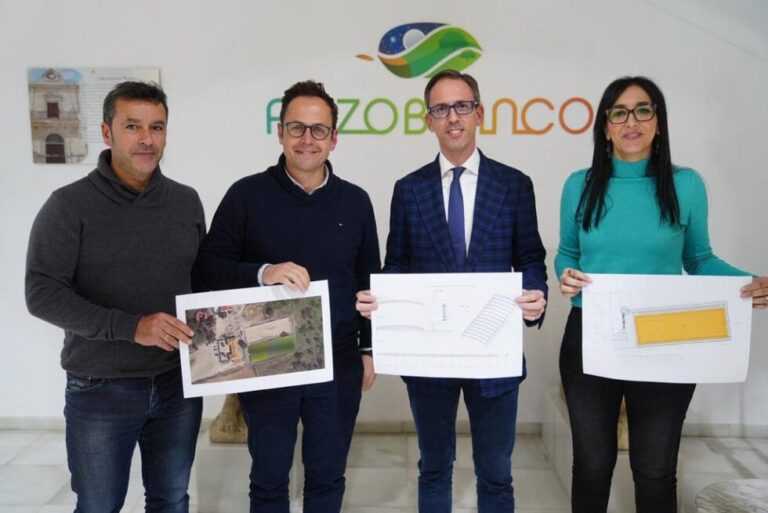 El alcalde anuncia la construcción de una nueva pista cubierta en el Club Hípico de Pozoblanco