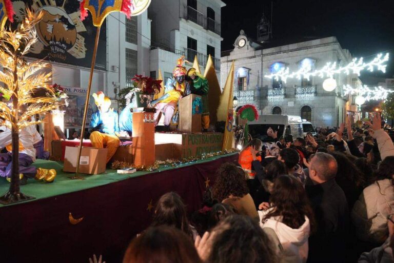 La Cabalgata de los Reyes Magos de Pozoblanco repartirá más de 4.500 kilos de caramelos y tendrá 600 personas implicadas