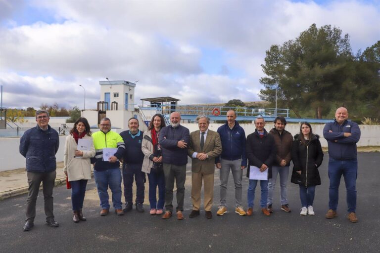 El presidente de la Diputación afirma que su «único enemigo es la sequía» y los problemas en el abastecimiento de la zona norte