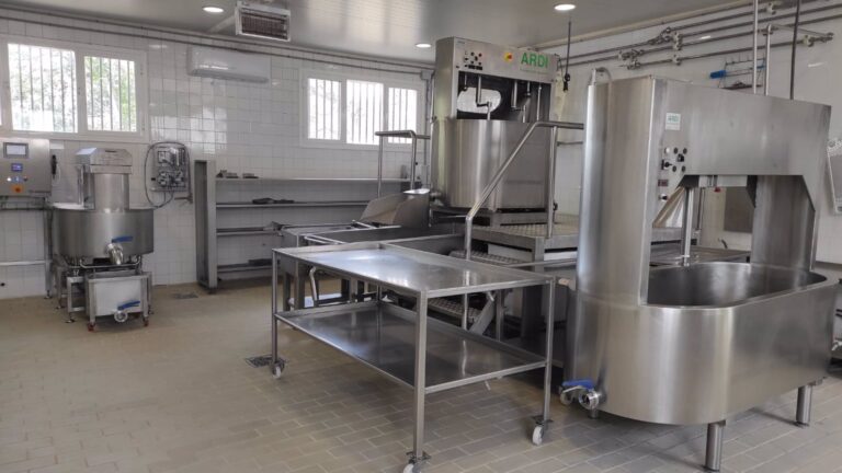 El Ifapa inicia en Hinojosa del Duque una nueva modalidad formativa de especialización en producción láctea
