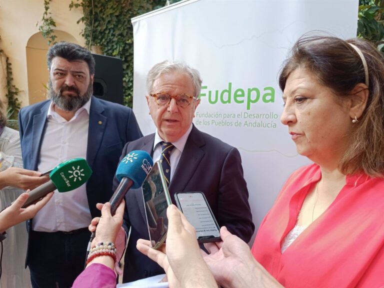 El presidente de la Diputación recalca que la situación del agua en toda la provincia es «perfecta»