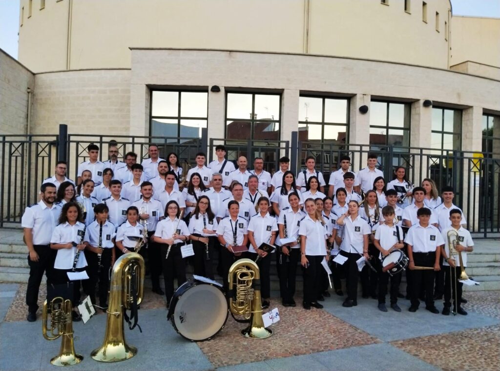 La Banda de Música de Hinojosa del Duque actuará en Disneyland París