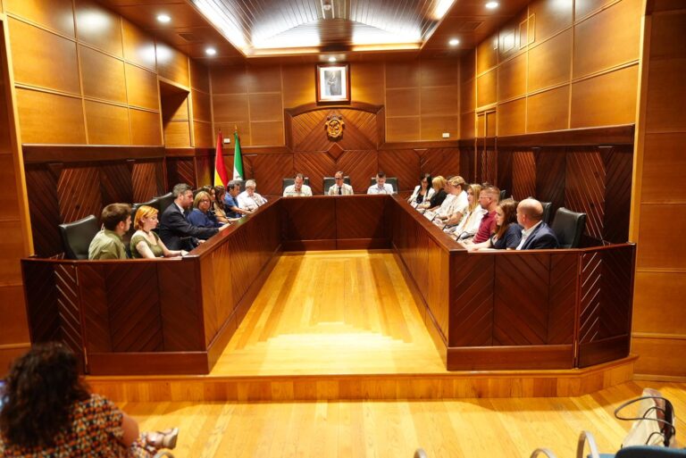El equipo de gobierno saca adelante dos nuevas ayudas para los mayores y el comercio local ayudas mayores Pozoblanco