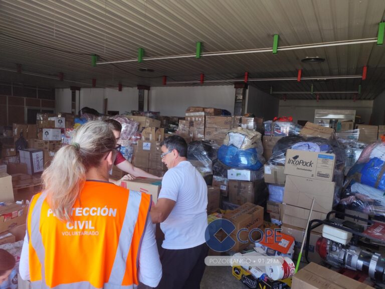 Pozoblanco envía a la Comunidad Valenciana un cargamento solidario con más de 40.000 kilos de material y alimentos Pozoblanco solidario Valencia