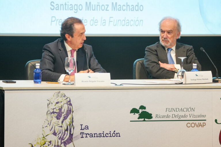 Alfonso Guerra, el escritor Álex Grijelmo, Juan Luis Cebrián o el director de ABC Julián Quirós en las Jornadas de Otoño de Pozoblanco