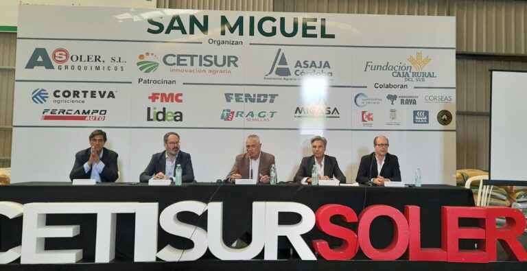 Los agricultores de la provincia de Córdoba se reúnen por el comienzo del año agrícola con preocupación por la falta de agua Los agricultores de la provincia de Córdoba se reúnen por el comienzo del año agrícola con preocupación por la falta de agua