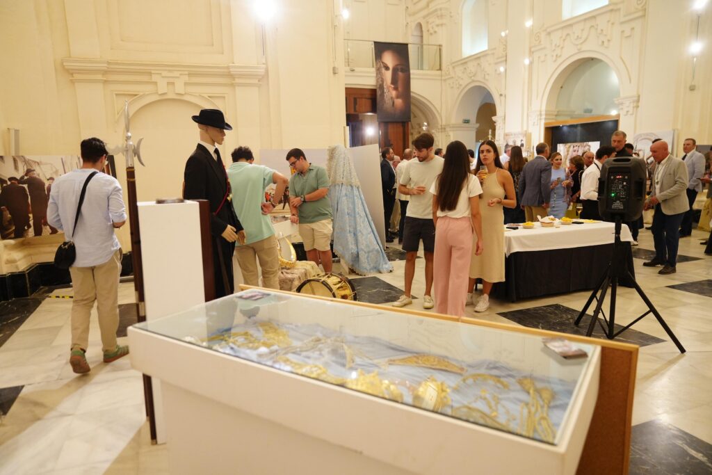 Las cofradías de la Virgen de Luna muestran en Córdoba su legado 