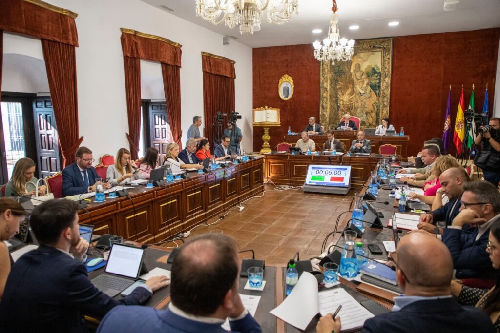 La Diputación muestra su apoyo a los dos españoles detenidos en Guinea, uno de ellos de Peñarroya-Pueblonuevo