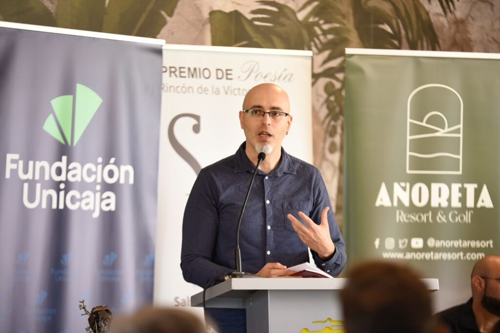 Jorge Fernández Gonzalo gana el XII Premio Juana Castro de Poesía