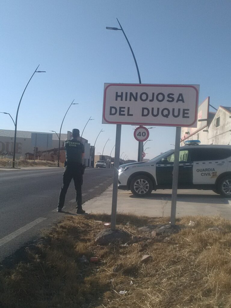 La Guardia Civil ha detenido en Hinojosa del Duque a dos personas como presuntos autores de un delito de tráfico de drogas