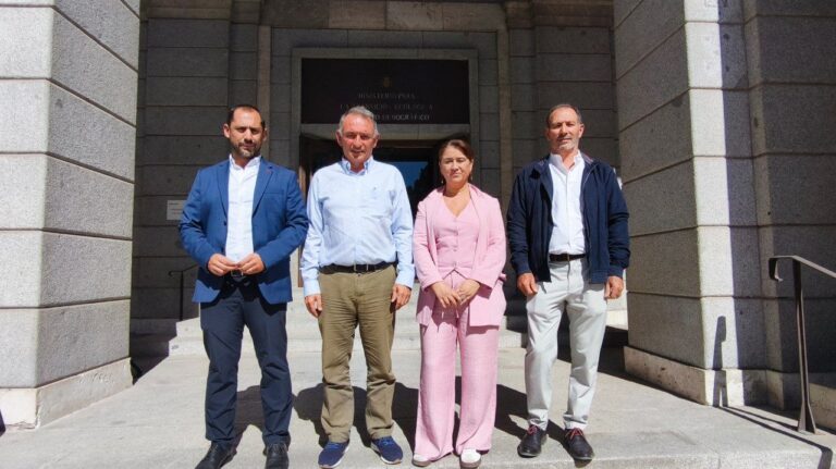 IU se reúne con la Confederación Hidrográfica del Guadiana para abordar la situación del embalse de La Colada IU se reúne con la Confederación Hidrográfica del Guadiana para abordar la situación del embalse de La Colada