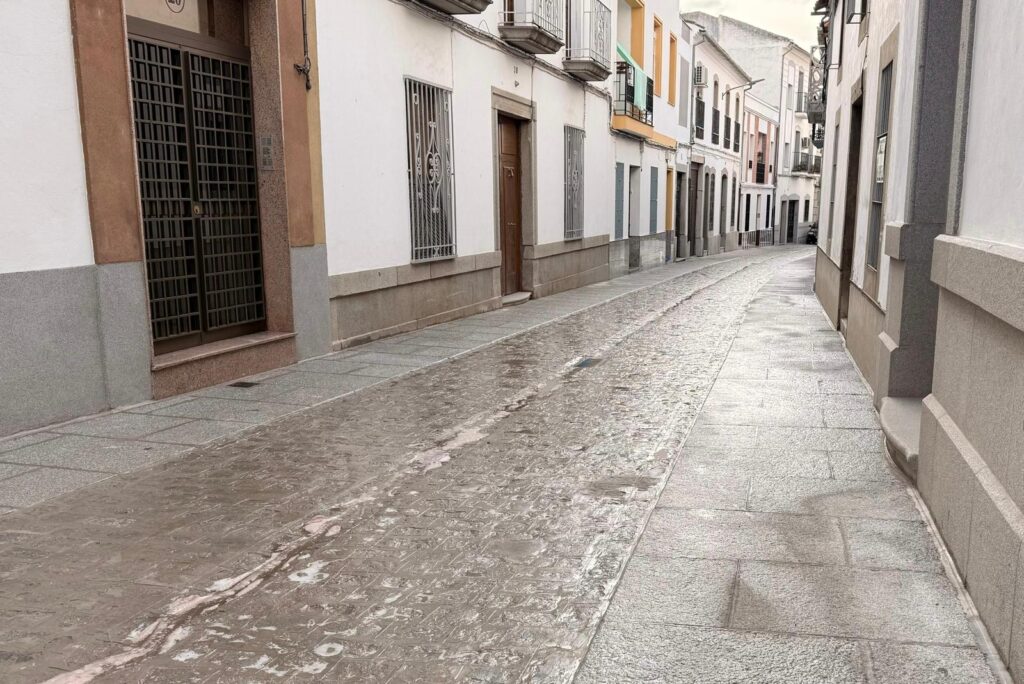 Abierto al tráfico el primer tramo de la calle San Juan Bosco tras las obras de remodelación integral
