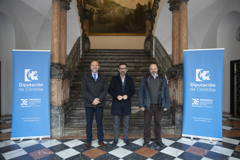 La Diputación y el GDR de Los Pedroches firman un convenio para fomentar el emprendimiento basado en los recursos de la comarca La Diputación y el GDR de Los Pedroches firman un convenio para fomentar el emprendimiento basado en los recursos de la comarca