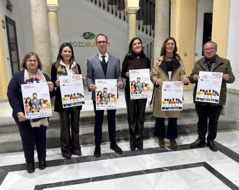El Ayuntamiento de Pozoblanco acoge la presentación del séptimo Congreso “Educando en Valores” y del primer Congreso “Valores que unen, familia y educación”