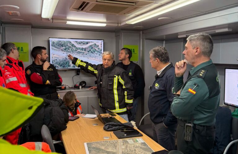 Bomberos de la Diputación continúan con el operativo de rescate en la zona cero del accidente ferroviario de Adamuz