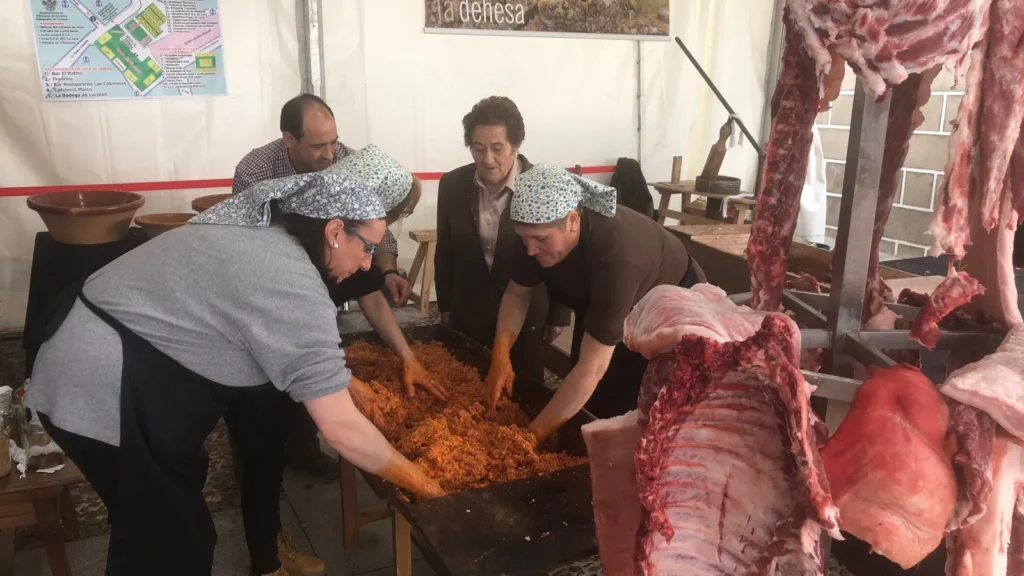 Tradición, gastronomía y turismo se dan cita este sábado en Villanueva de Córdoba para revivir la cultura de la matanza del cerdo