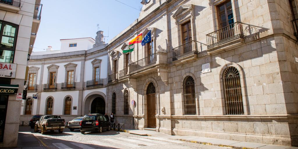 IU Pozoblanco critica la prórroga en la contratación del ayudante de sepulturero