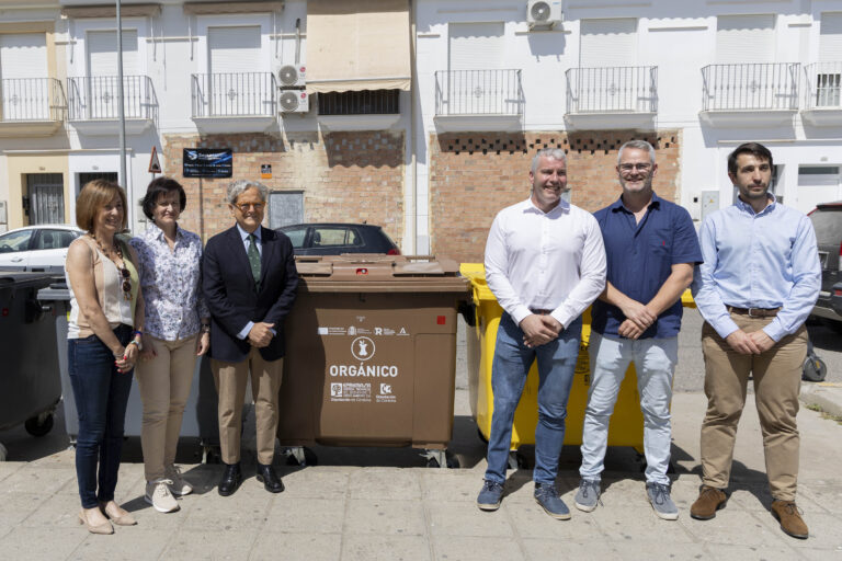 La Diputación de Córdoba destina 5,2 millones de euros para implantar el quinto contenedor y el tratamiento de residuos orgánicos en la provincia