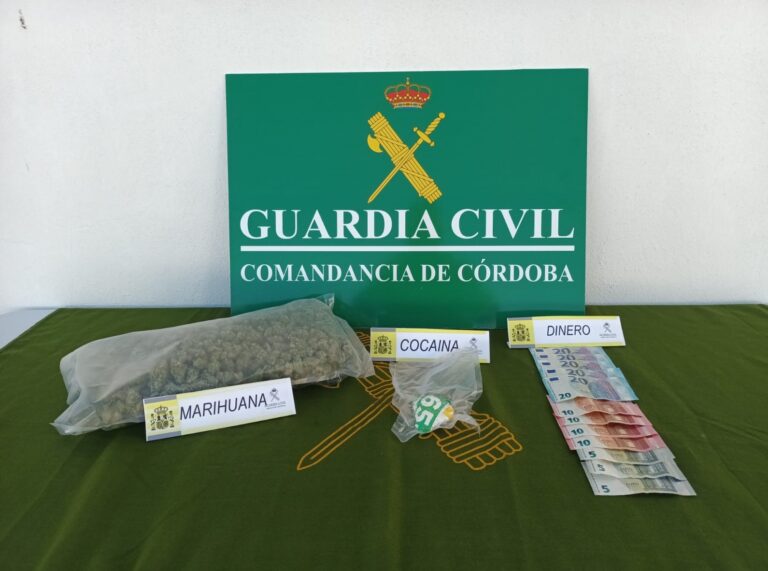 La Guardia Civil detiene a tres personas por tráfico de drogas en Villanueva de Córdoba