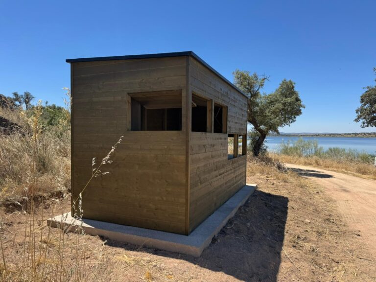 El Viso instala dos observatorios de aves en el entorno del Embalse de La Colada para impulsar el turismo de naturaleza El Viso instala dos observatorios de aves en el entorno del Embalse de La Colada para impulsar el turismo de naturaleza