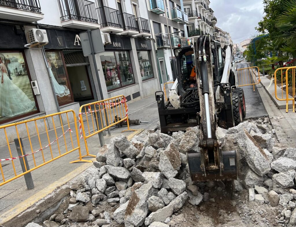 El alcalde de Pozoblanco anuncia un plan integral de mejora del bulevar de la Avenida Villanueva de Córdoba