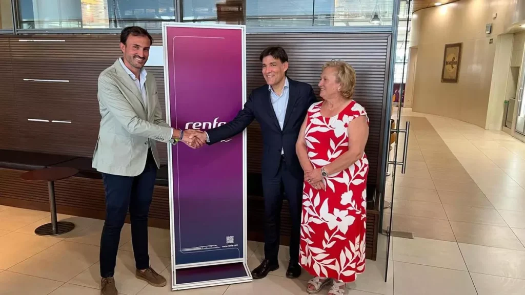 Renfe y Villanueva de Córdoba lanzan el Tren del Jamón para promocionar gastronomía y patrimonio de Los Pedroches